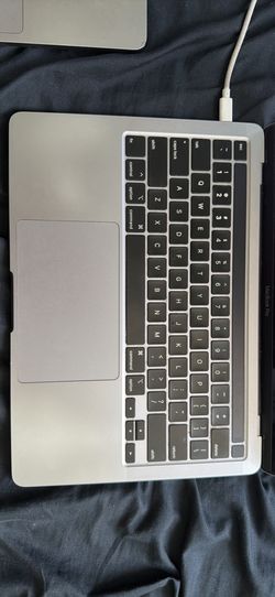 2020 MacBook Pro I5 16GB Ram 500GB storage