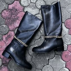 Who’s who womens Italian black boots with gold chain size 6.5