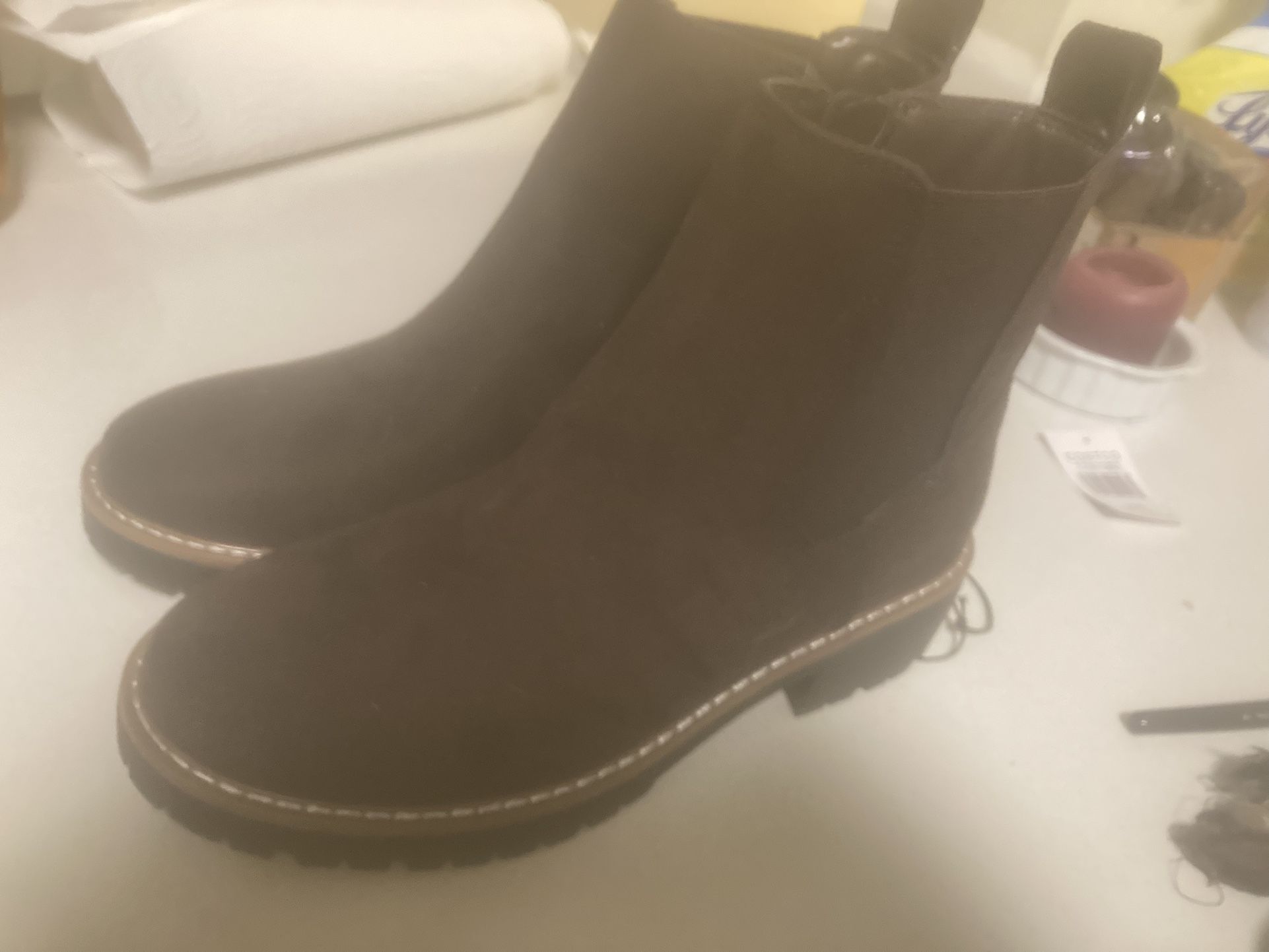 New Women’s Kenzie Boots Size 7.5