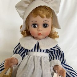 Madame Alexander 8" Little Maid Doll #423 Storyland 1987