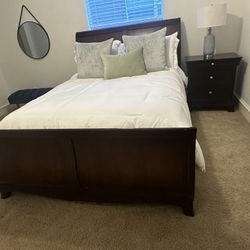 Queen Sleigh Bedroom Set