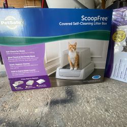 Pet safe Scoop Free Self Cleaning Litter Box