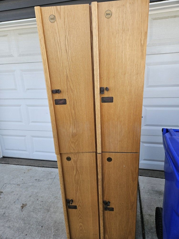Gym Locker - 1 Section 4 Lockers