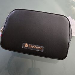 Lululemon Everywhere leather belt bag