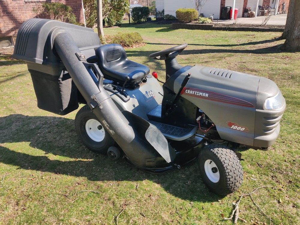 CRAFTSMAN LT1000,6 SPEED TRANS 42" DECK