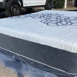 Cal King Bamboo Cool Gel Memory Foam!!