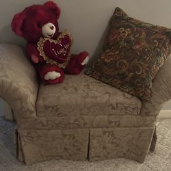 Small Setee Couch