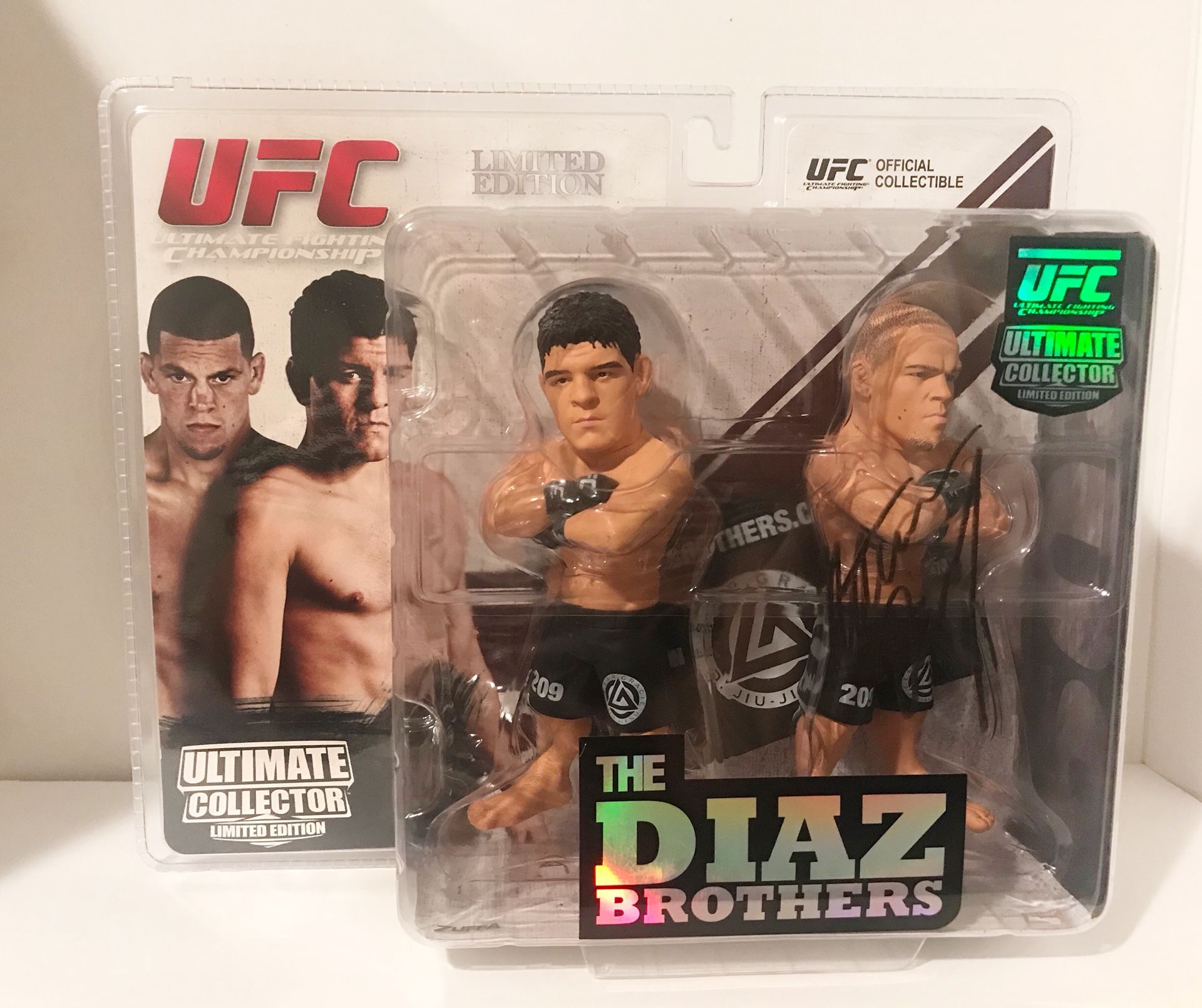 Nick & Nate Diaz Round 5 UFC Ultimate Collector Figures MMA SIGNED AUTOGRAPH