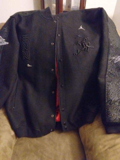 Like New Retro Air Jordan Limited Edition Varsity Black Flight Jacket - 23 94 Beyond 23 Wool/Leather Red Satin Quilted Lining N/S