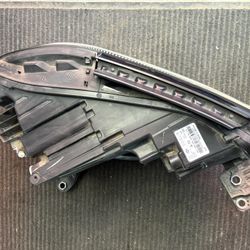 2020-2023 Volkswagen  Atlas LH Driver Side Headlamp ASSEMBLY OEM