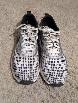 Nike Air Max Tavas Size 12