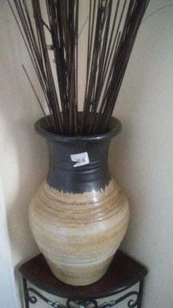 Ceramic home decoration heavy too theirs 2 ofthem