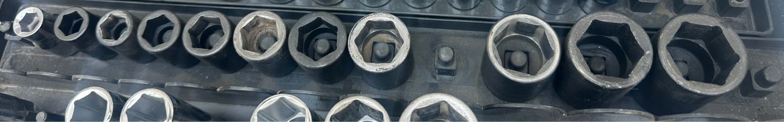 Cat/snap on impact sockets