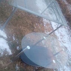 Glass  Dining Table Good Condition $20.00
