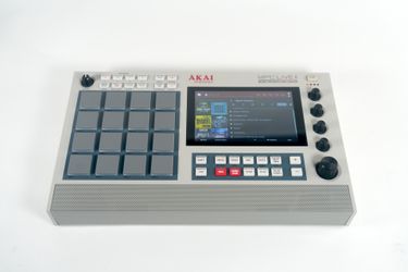 AKAI Professional MPC Live II Retro Edition | USA