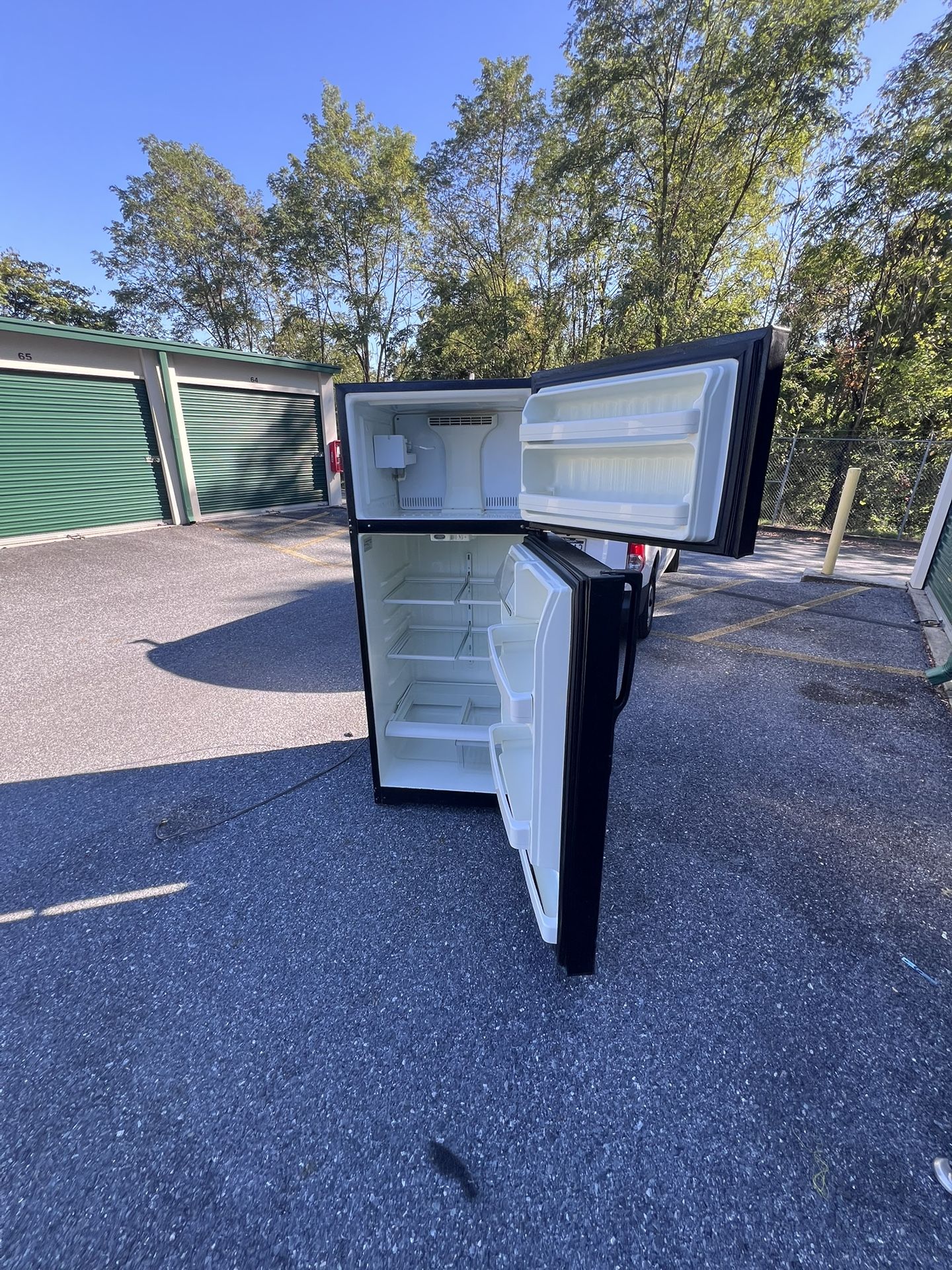 Frigidaire Refrigerator 