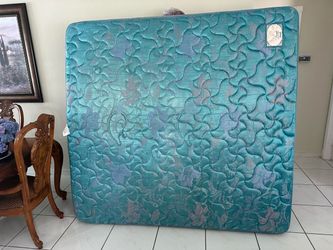 Mattress king like new