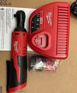 Milwaukee M12 3/8" Ratchet, 2.0ah Battery , Charger