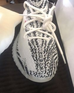 Dead Stock Adidas Yeezy Boost 350 V2 10 Zebra GOAT Authenticity