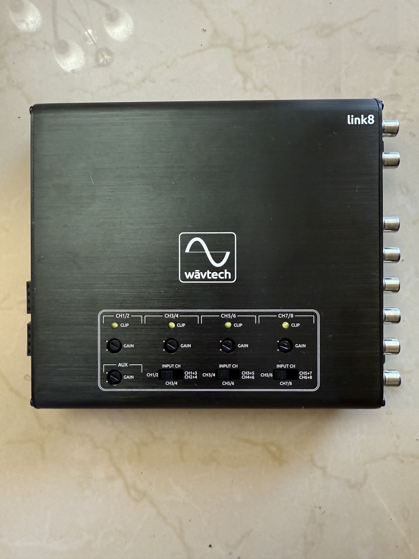 Wavetech Link 8 Output converter 
