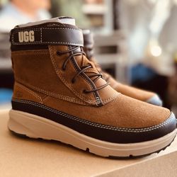UGG Boots ( New)