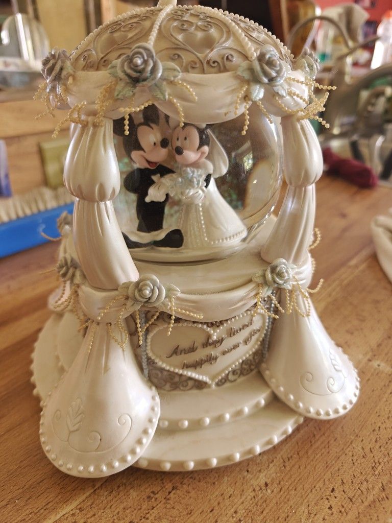Disney Mickey and Minnie Wedding Globe