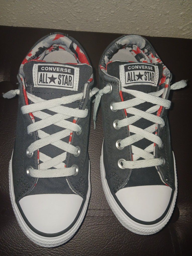 Boys Converse Size 2 Youth 