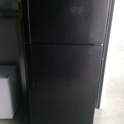 Nice GE Refrigerator 