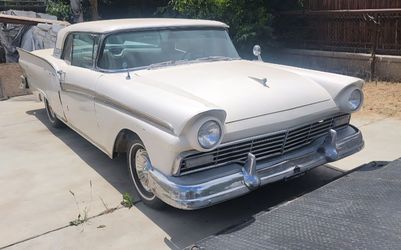 1957 Ford Thunderbird