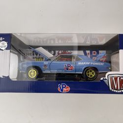1:24 M2 Machines VP Racing 1969 Chevrolet Camaro SS 396 Chase