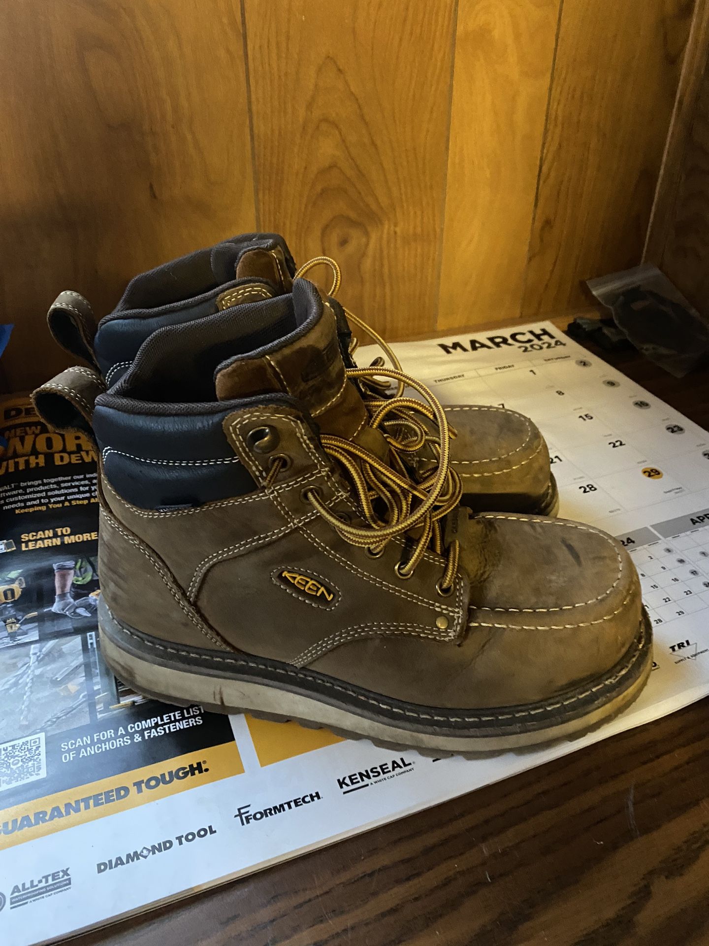 Keen Cincinnati 6” size 8 composite toe work Boots