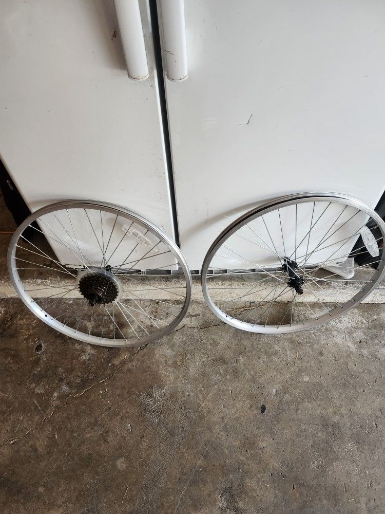 Nice Set Of Aluminum 24 Inch Wheels