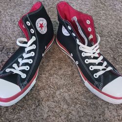 Womens converse size 10 asking $45 cash must pick up Broadway and apache buckeye az