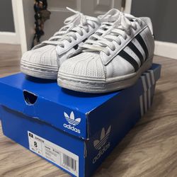 Adidas superstar size 8