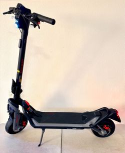 Segway - GT3 Super Electric Scooter 45.6 Mile Range, 31 MPH Max Speed - Black