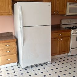 Refrigerator Freezer With Ice Maker
