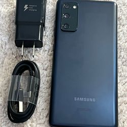 Samsung Galaxy S20 FE  , Unlocked   for all Company Carrier ,  Excellent Condition Like New 