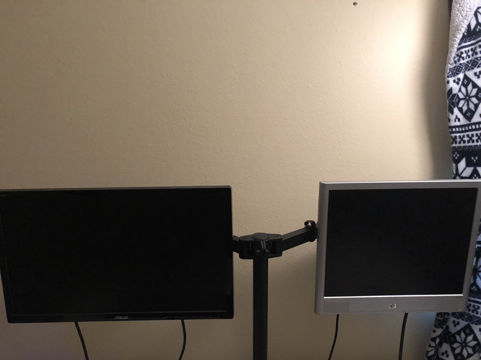 Dual Monitors With Stand & Adapter