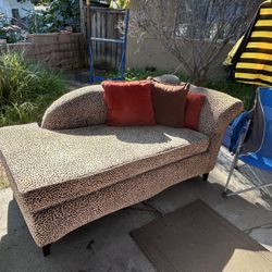 Leopard Lounger