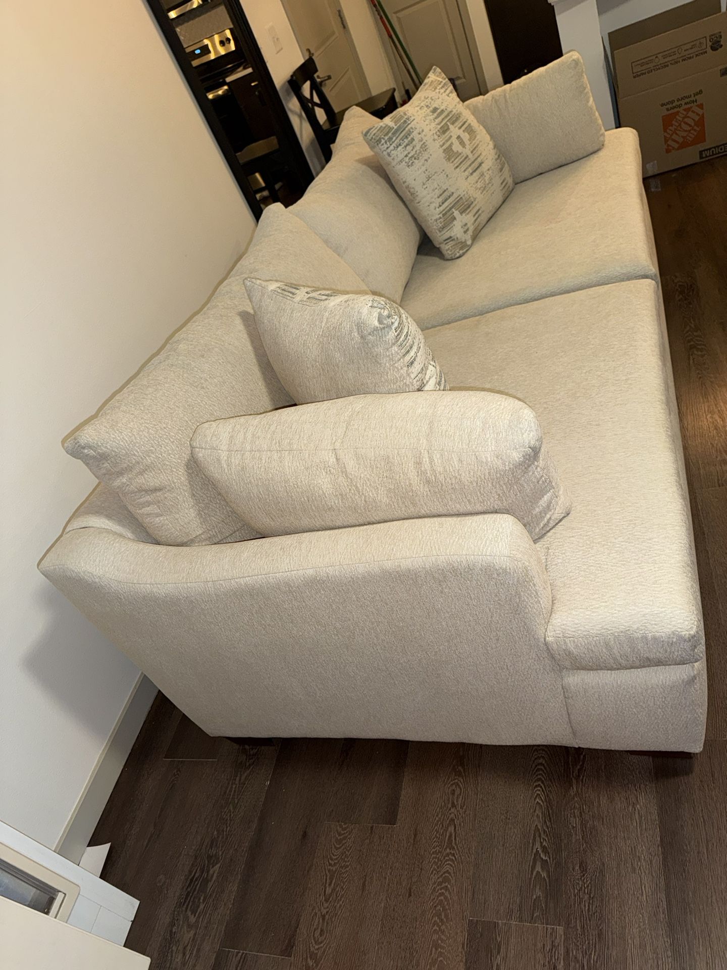 CREAM COUCH FOR SALE