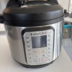 Instant Pot Duo Plus 9-in-1 Pressure Cooker (6 Qt) – Excellent Condition