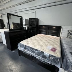 4-piece Queen Black Platform Bedroom Set 