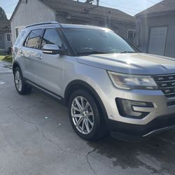 2017 Ford Explorer Limited 