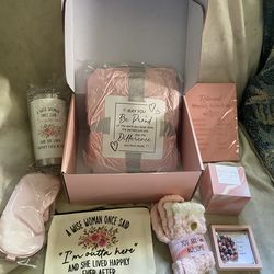 New! Women’s Retirement Gift Box with accessories shown in pictures $20.00