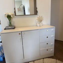 	White Buffet Cabinet – Modern Style