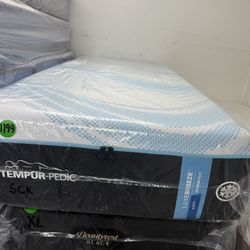 SPLIT CALIFORNIA KING SIZE TEMPURPEDIC LUXEBREEZE (SOFT) MATTRESS & BOX SPRING BED SET