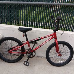 BMX.       HARO.   Racing Bike.         20"tires 