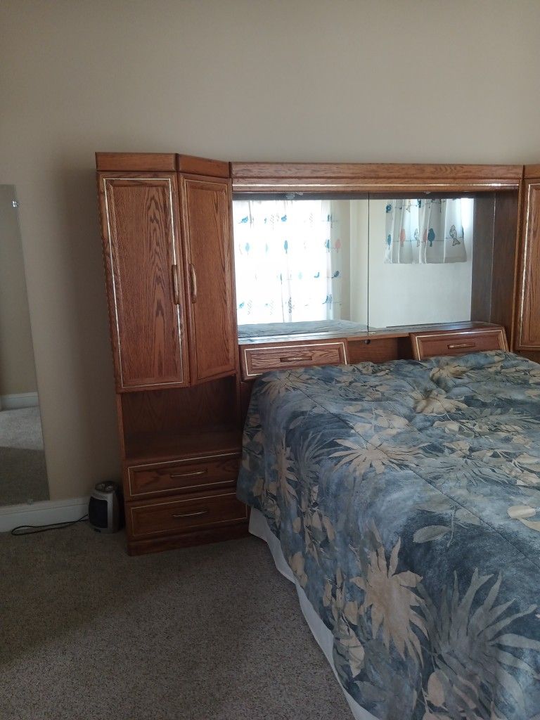 Storage Bedroom Set w/ Headboard,Lights,Mirrors For Queen Size Bed