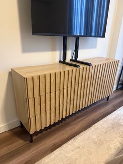 Bedroom Furniture Set