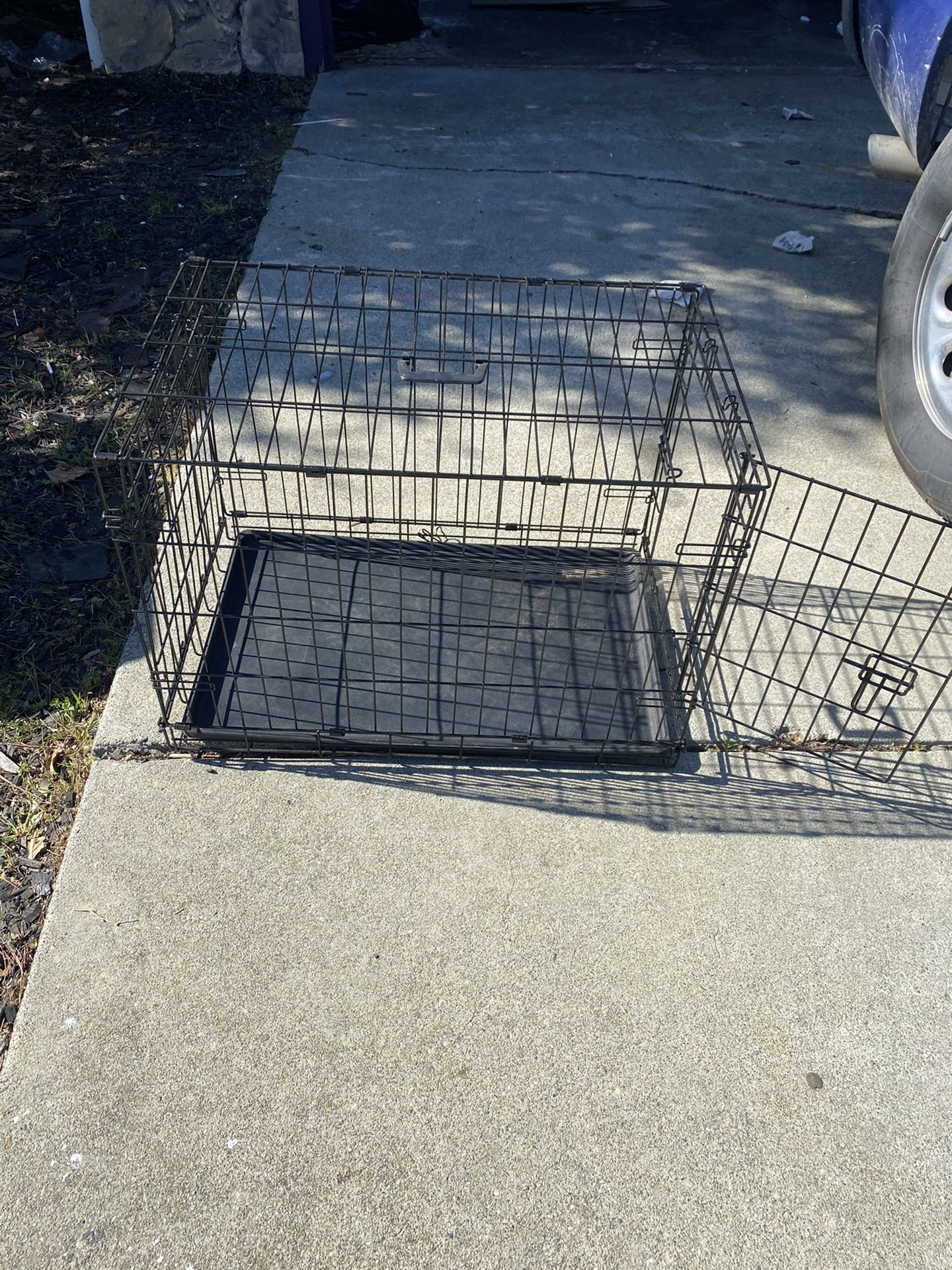 Medium size dog crate